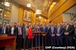 Özel, CHP'nin en üst düzey yönetim organı Parti Meclisi seçimi için 81 il örgütünün başkanlarıyla buluştu.