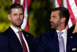 Eski başkan Donald Trump'ın oğulları Eric ve Donald Trump Jr.