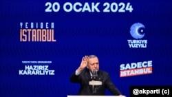 Ak Parti lideri Recep Tayyip Erdoğan, partisinin İstanbul ilçe belediye başkan adaylarını açıkladı.