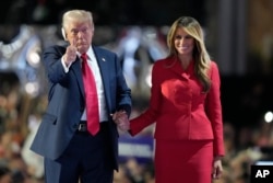 Trump ve eşi, eski First Lady Melania