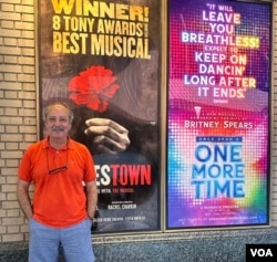 Hakan Çimenser oyunlarından birinin bir gün Broadway'de oynamasını istiyor