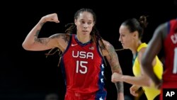 Foto Achiv: Jwez basketbol Ameriken Brittney Griner (15) pandan yon match kadefinal kont Ostrali nan Jezolenpik Ete yo, 4 Out, 2021.