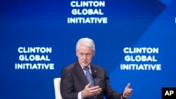 Bill Clinton, fondate ak PDG Fondasyon Clinton, epi 42em Prezidan Etazini pale pandan konferans Inisyativ Global Clinton nan 23 Sept. 2024.