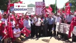 Beyaz Saray Önünde Darbe Protestosu