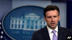 Beyaz Saray Sözcüsü Josh Earnest