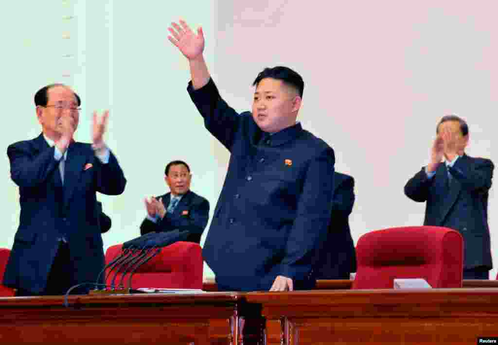 11/4/2012: Lãnh tụ Bắc Triều Tiên Kim Jong-Un tại đại hội đảng Lao động ở Bình Nhưỡng, bầu ông làm Bí thư Thứ nhất của đảng.