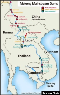 Luang Prabang, con Domino thứ 5, cũng là con đập dòng chính sông Mekong lớn nhất của Lào và điều rất nghịch lý: do công ty quốc doanh PetroVietnam Power Corporation của Việt Nam là chủ đầu tư. Với 11 con đập dòng chính trên sông Lancang-Mekong thượng nguồn, Trung Quốc đã lưu trữ 40 tỉ mét khối nước, sản xuất 21300 MW điện; riêng Lào cũng lưu trữ 30 tỉ mét khối nước hàng năm và đang thực hiện giấc mơ trở thành “Bình điện Đông Nam Á / S.E. Asia’s Battery” bất chấp hậu quả môi sinh xuyên biên giới ra sao với hai quốc gia hạ nguồn là Cambodia và Việt Nam. [nguồn: Michael Buckley, cập nhật 2019 do Ngô Thế Vinh bổ sung]