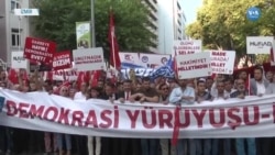 İzmir’de Demokrasi Yürüyüşü ve Nöbeti