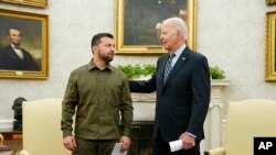 Biden Zelenski'yle görüşmesinde Kiev'e desteğin devam edeceği mesajını yineledi