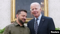 Biden Zelenski'yi Beyaz Saray'da ağırladı