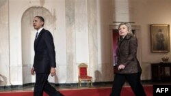 Başkan Obama, Dışişleri Bakanı Hillary Clinton'la